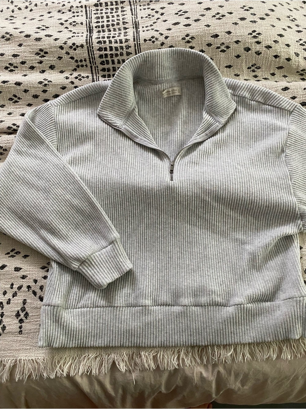 Quarter-Zip Ribbed Sweater - Light Gray